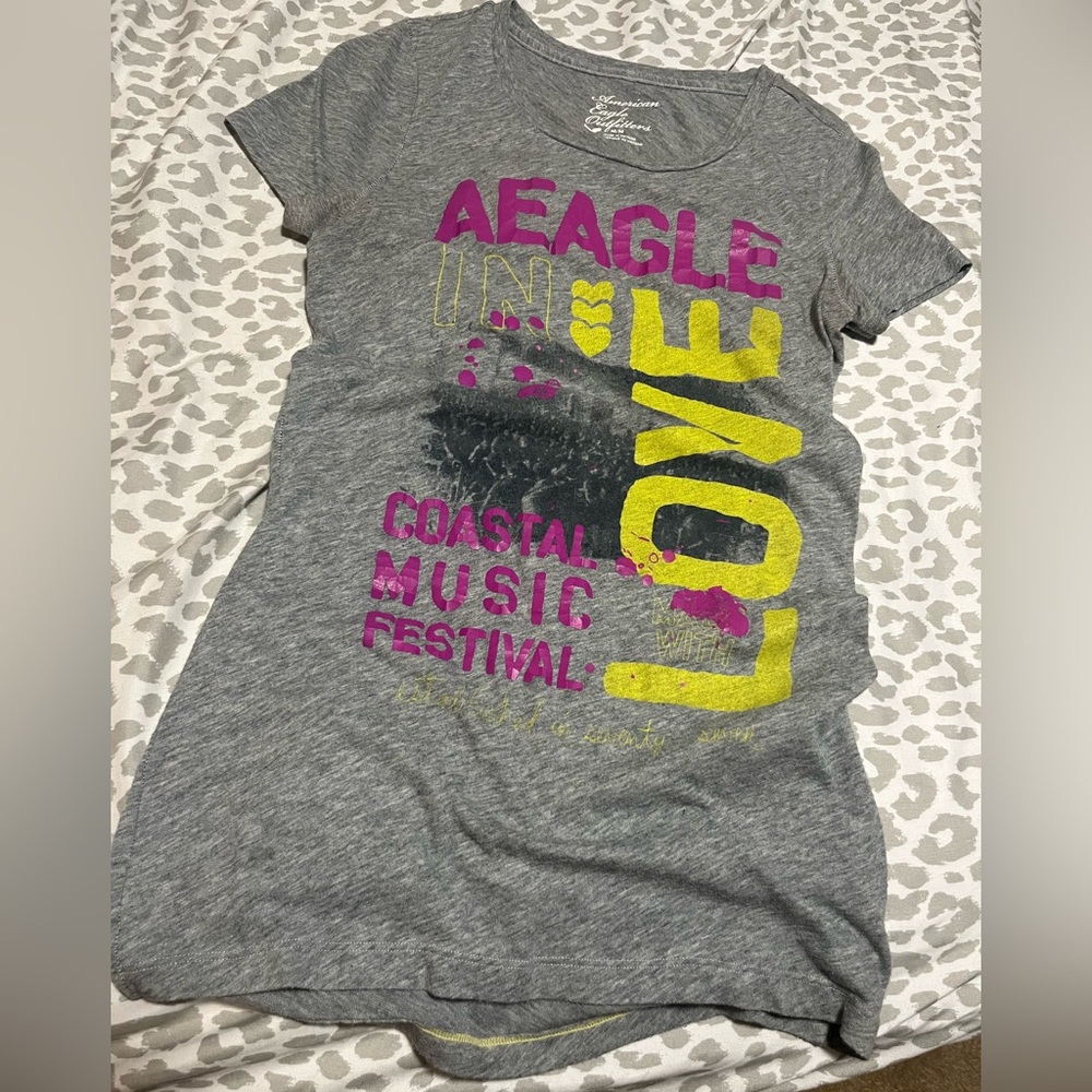American Eagle tee, size M